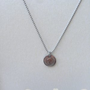 KETTING QUEEN COIN - Stainless steel zilver.