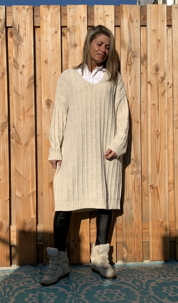 Greta Trui/jurk met V-hals - Off White kleur- one size.