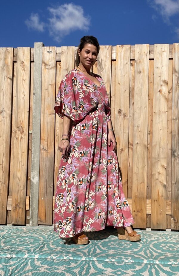 Jade Maxi Bloemen Jurk - Fushia kleur.