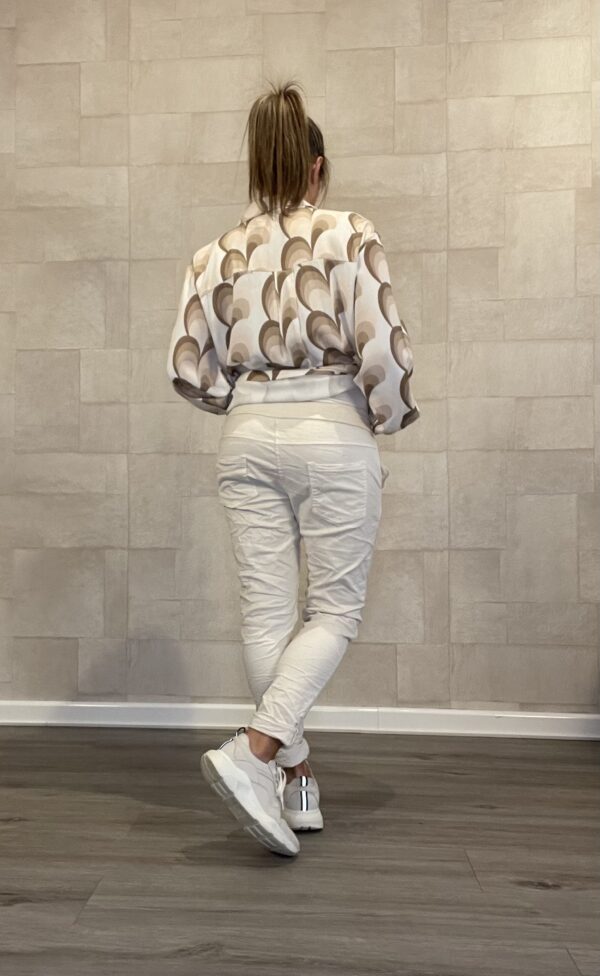 Adriana elastische baggy broek- Crème kleur – ONE SIZE.