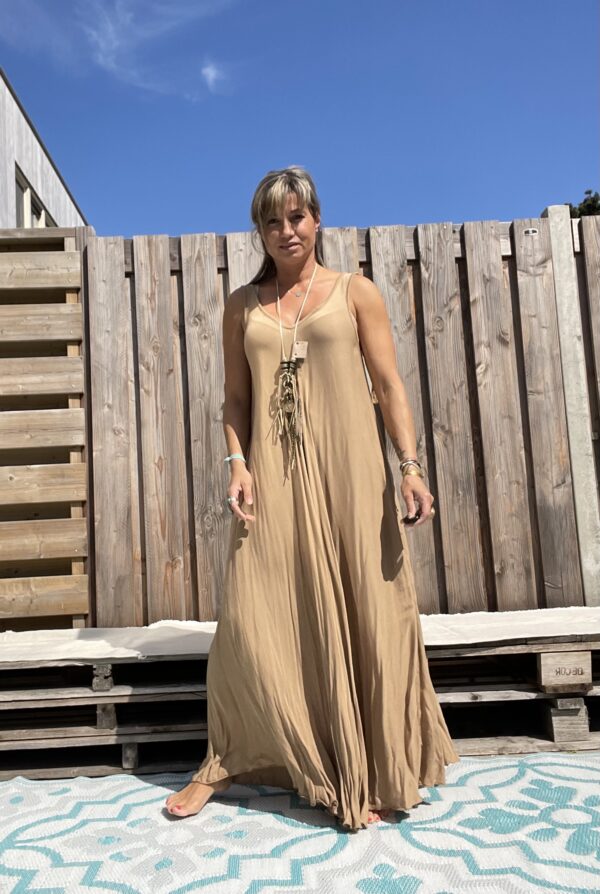 Maxi lange jurk – Bruin kleur.- one size.