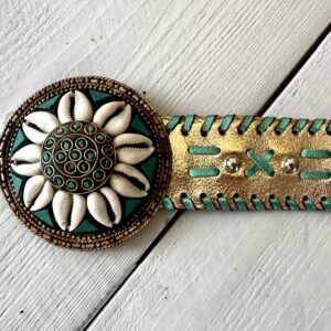 Boho riem met schelpen - gouden kleur.