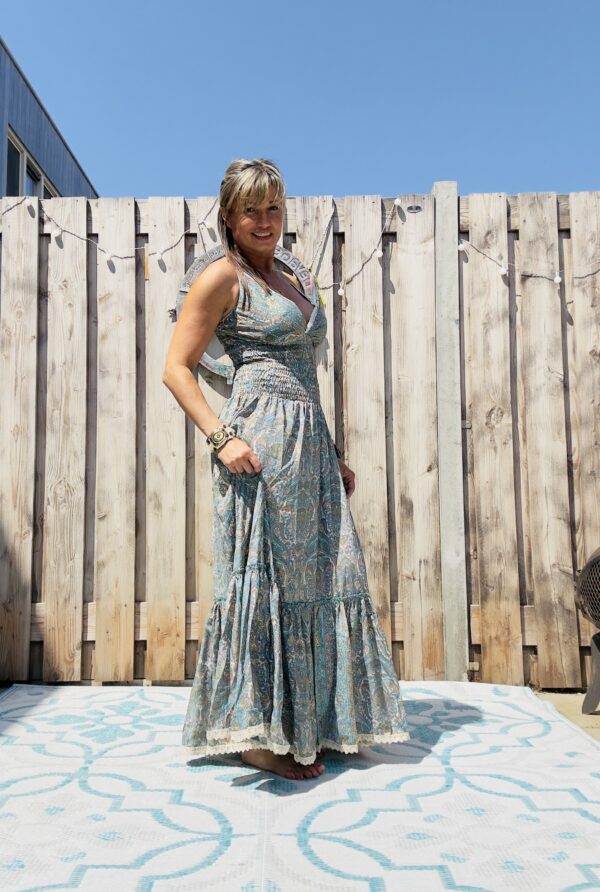 Maxi Dress Noor- blauwe kleur.