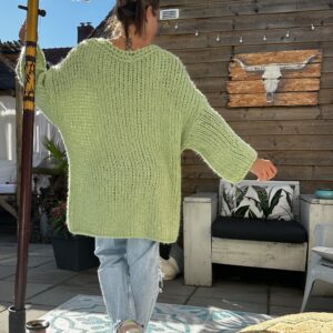 Oversized trui one size -groen kleur. 