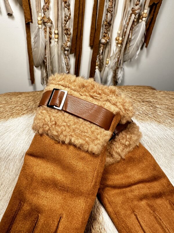 Dames Handschoenen met Lammy look- camel kleur.